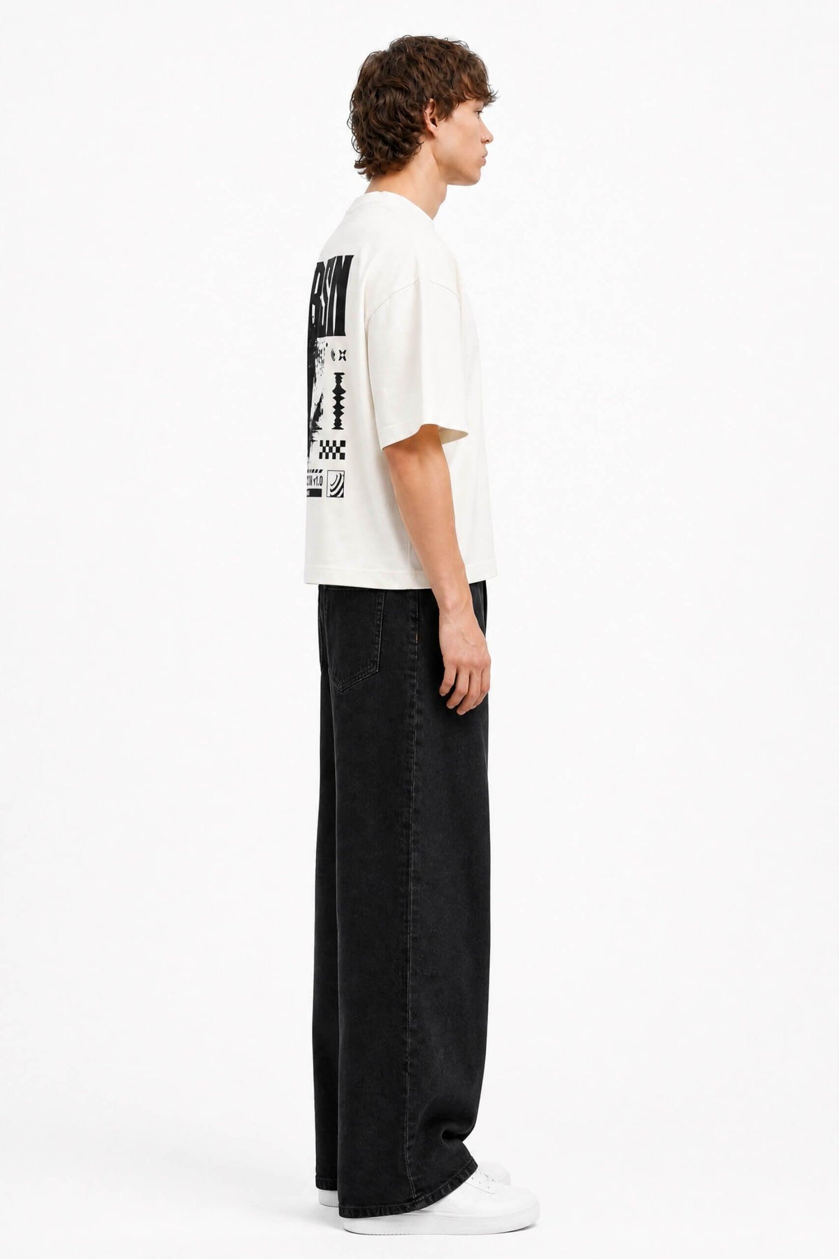 Oversized Heavyweight White T-Shirt – Boxy Fit Essential