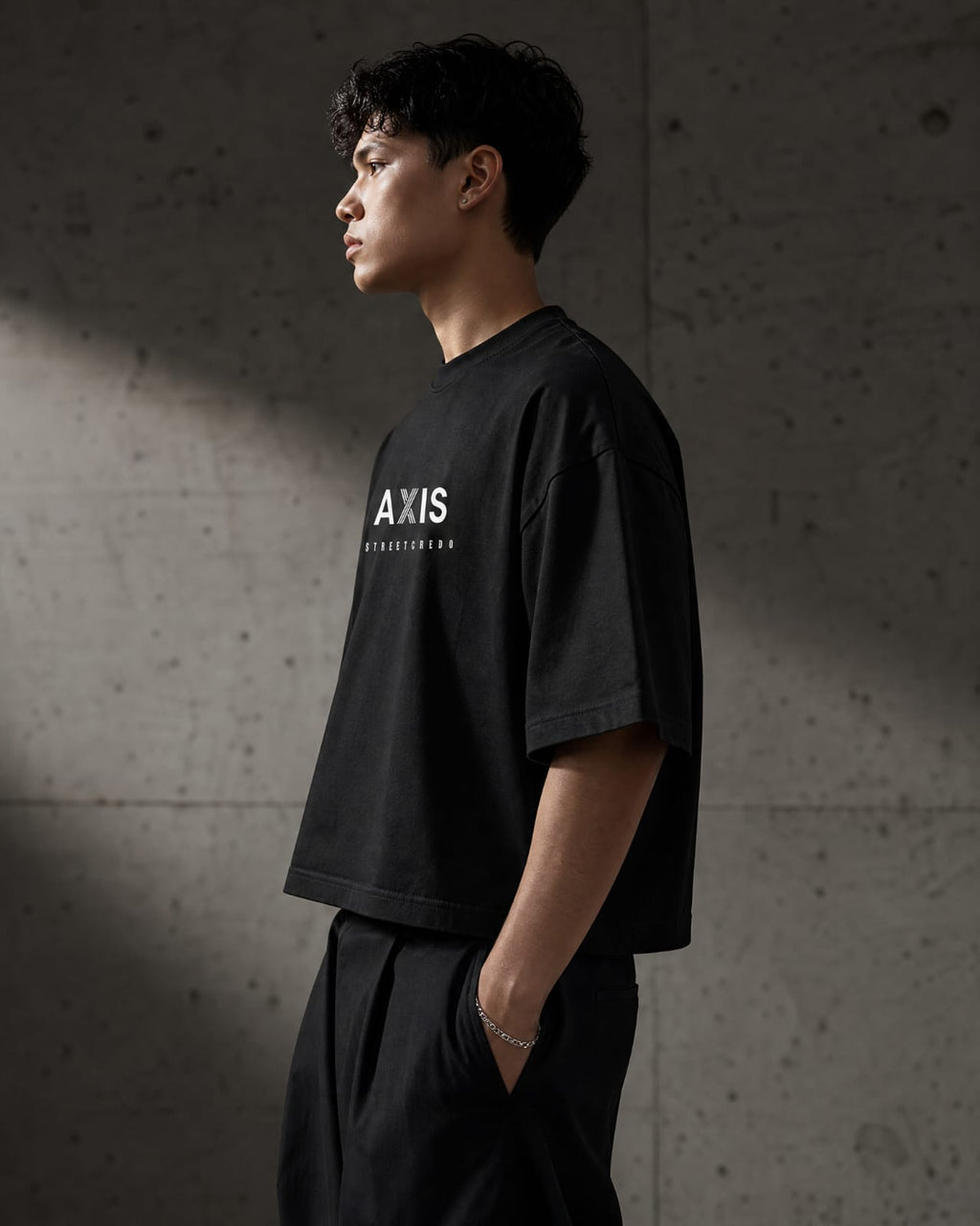 YELLOW ROSE // Oversized Black Tee