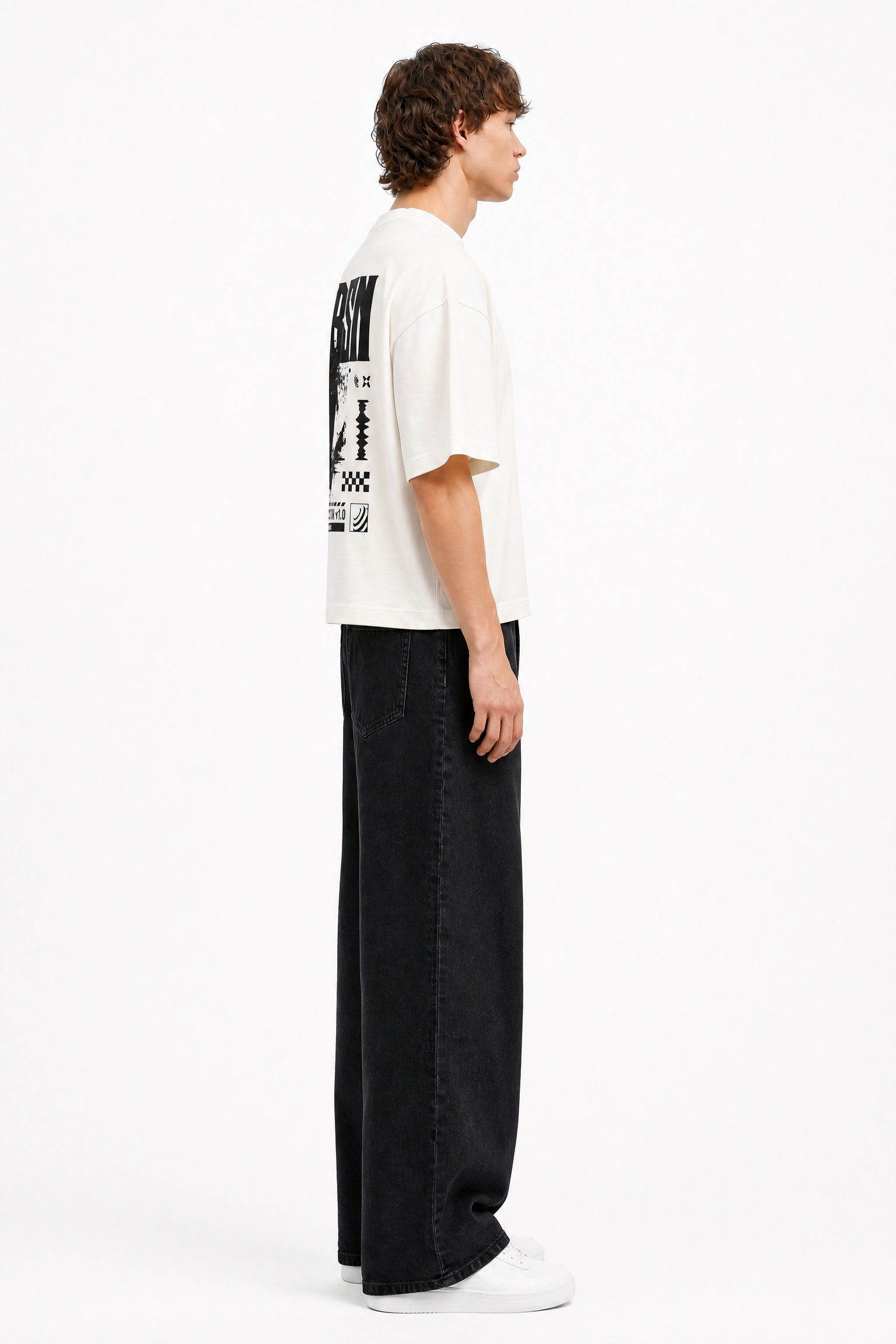 URBSN // Oversized Heavyweight White Tee